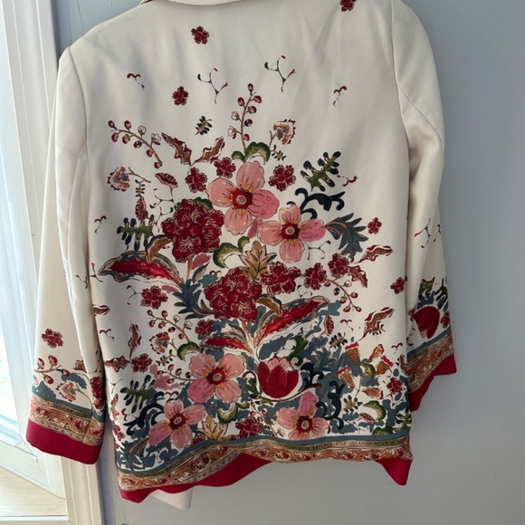 Blazer - Picture 2 of 2